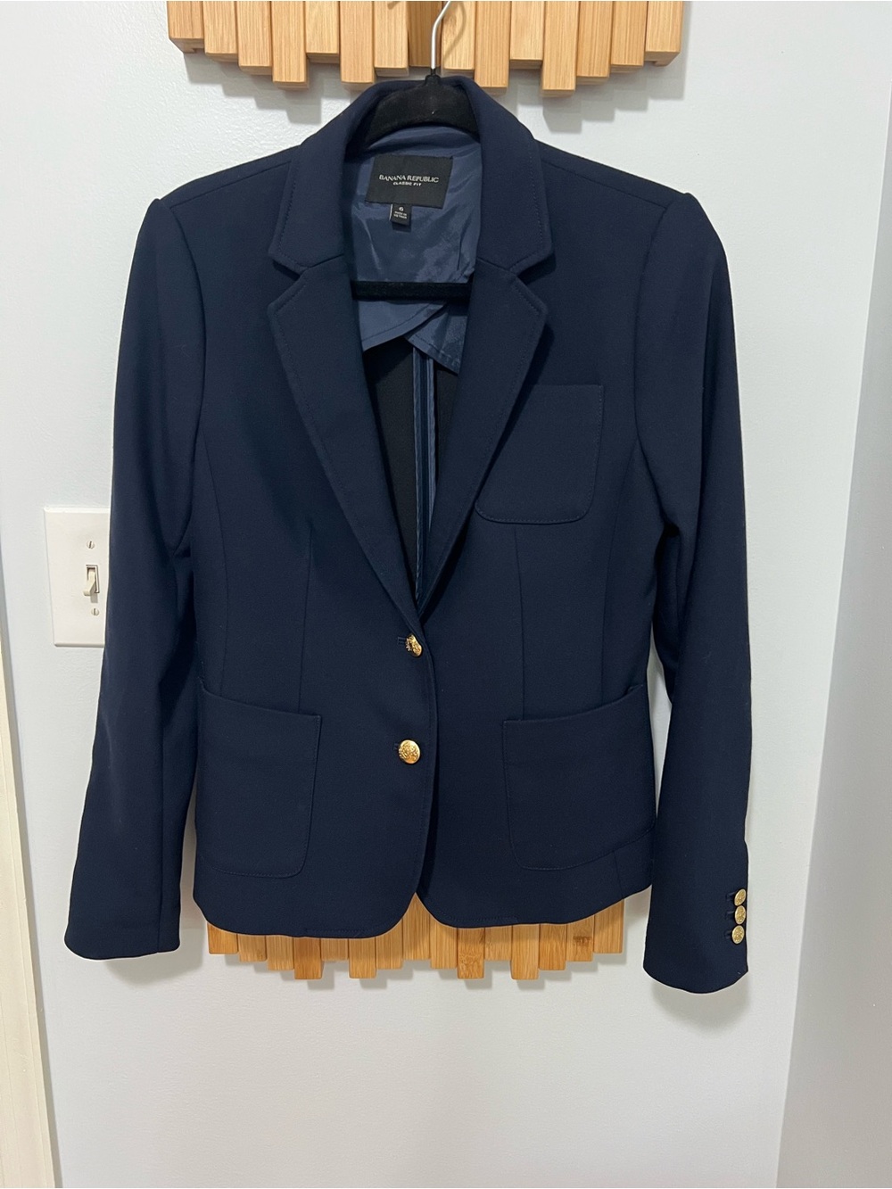 Banana Republic Classic Fit Navy Blazer with Gold Buttons Sz 6